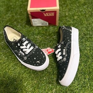 WOMENS Vans Vault AUTHENTIC STARS BLACK SZ. Womens 6   Kids 4.5 New IN BOX
